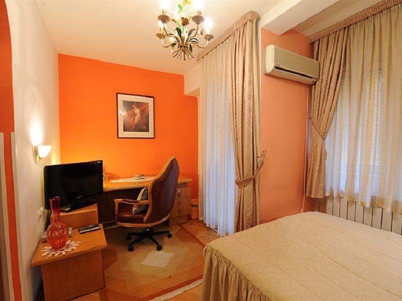 Boutique Hotel Rose Diplomatique Skopje Extérieur photo