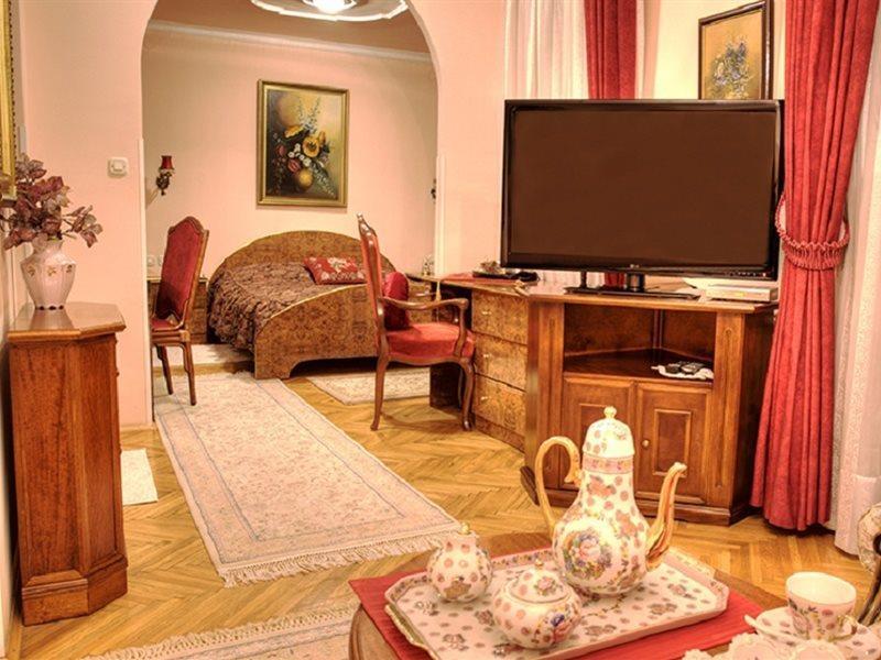 Boutique Hotel Rose Diplomatique Skopje Extérieur photo